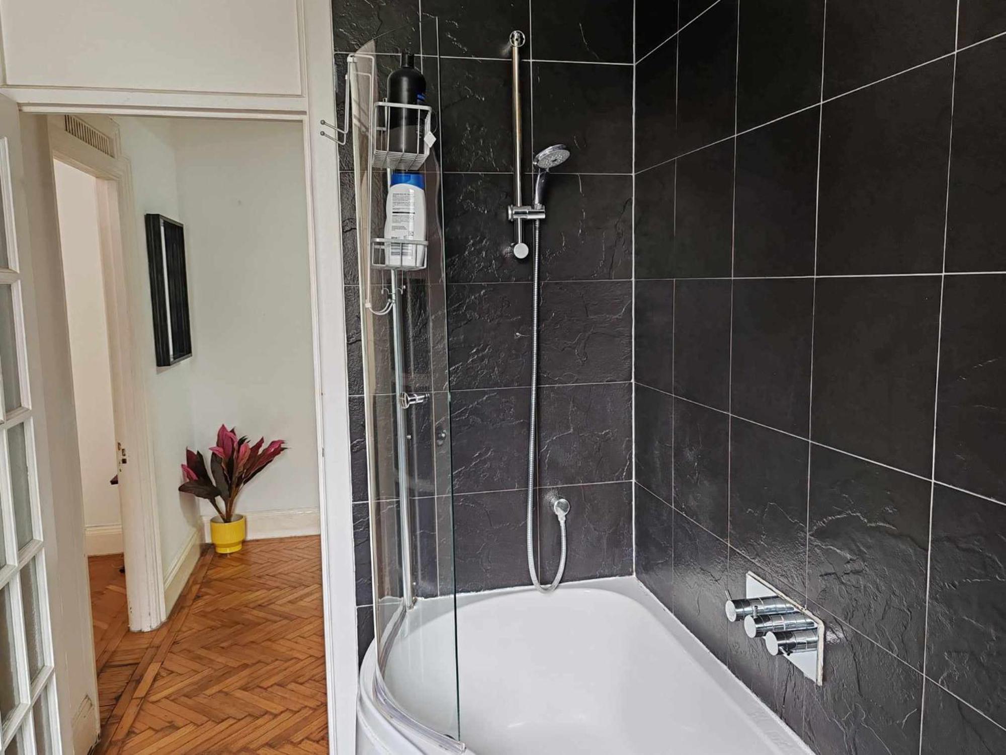 One Bedroom By Bayswater, Hyde Park * Londra